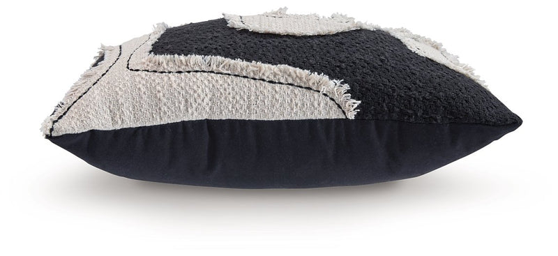 Veerbank Pillow (Set of 4)
