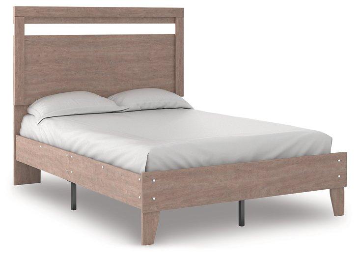 Flannia Bedroom Set